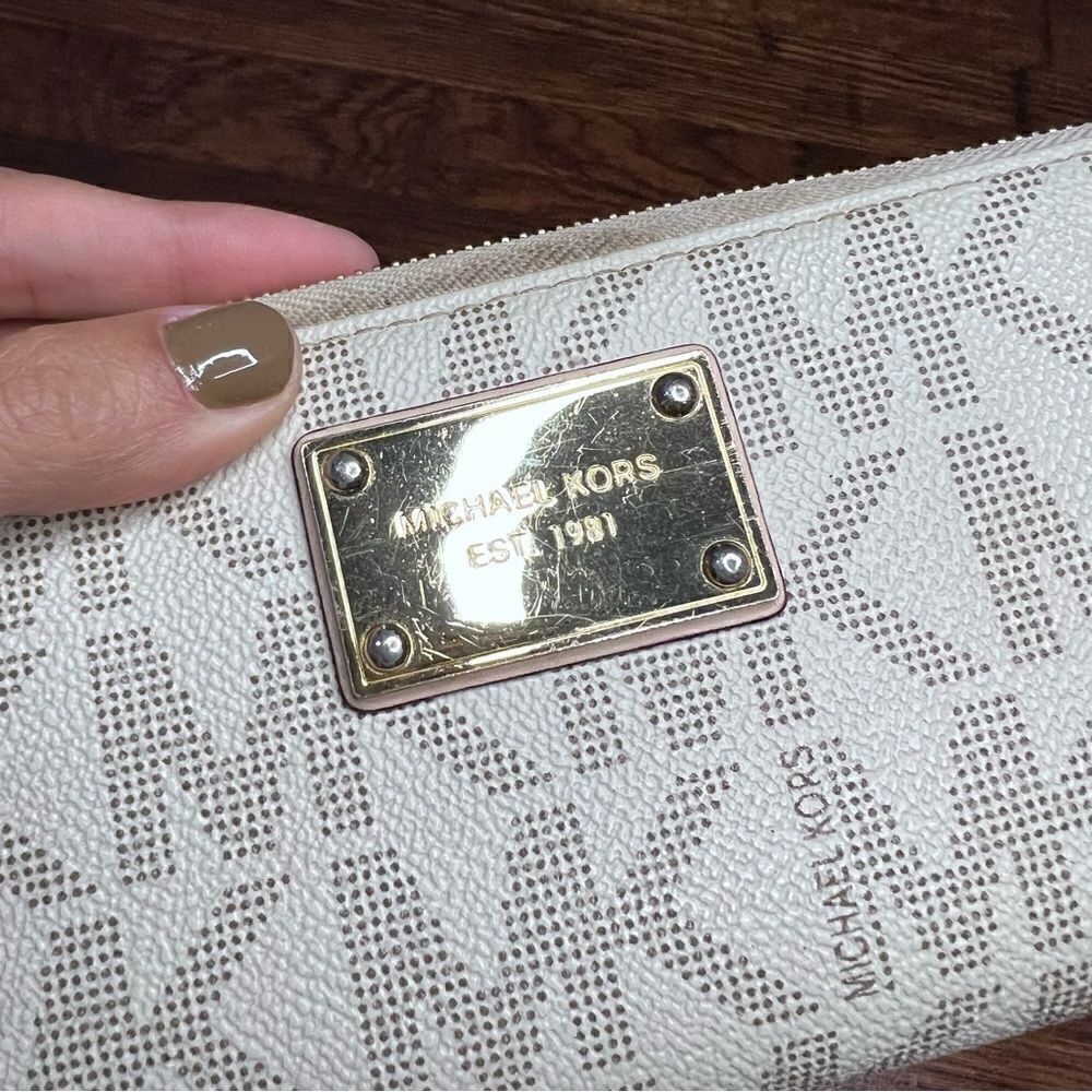Michael Kors Tan and Beige Wristlet Long Wallet - Picture 12 of 14